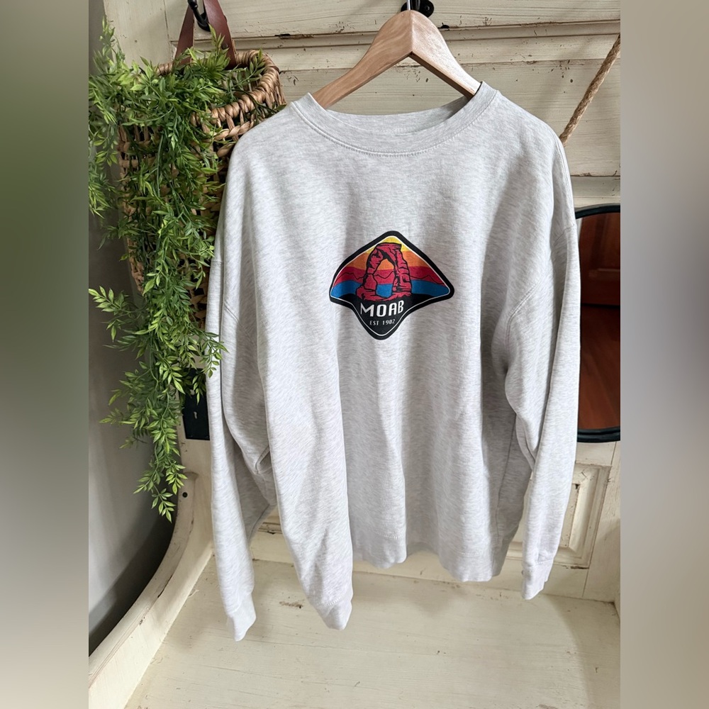 Gray vintage crewneck